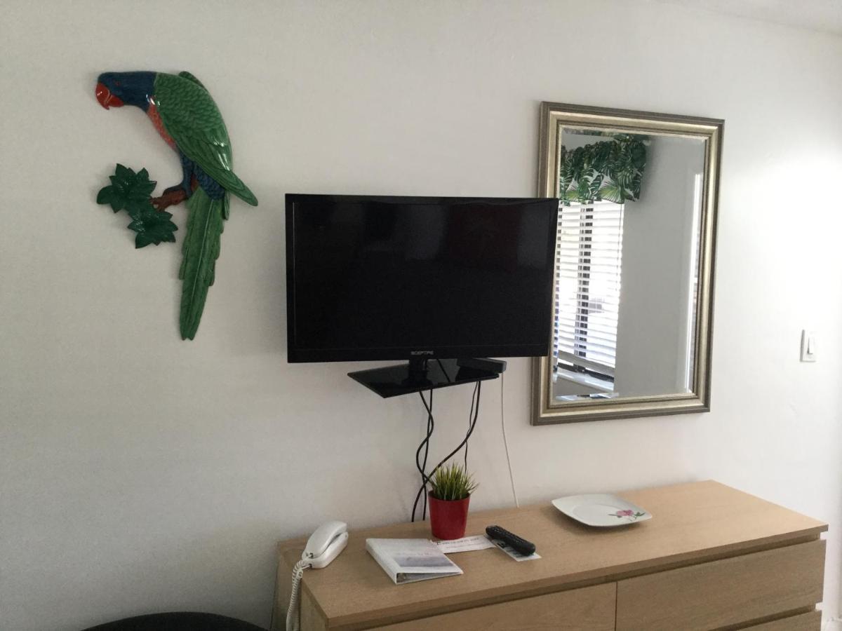 Breakaway Inn Guest House Lauderdale-by-the-Sea ภายนอก รูปภาพ
