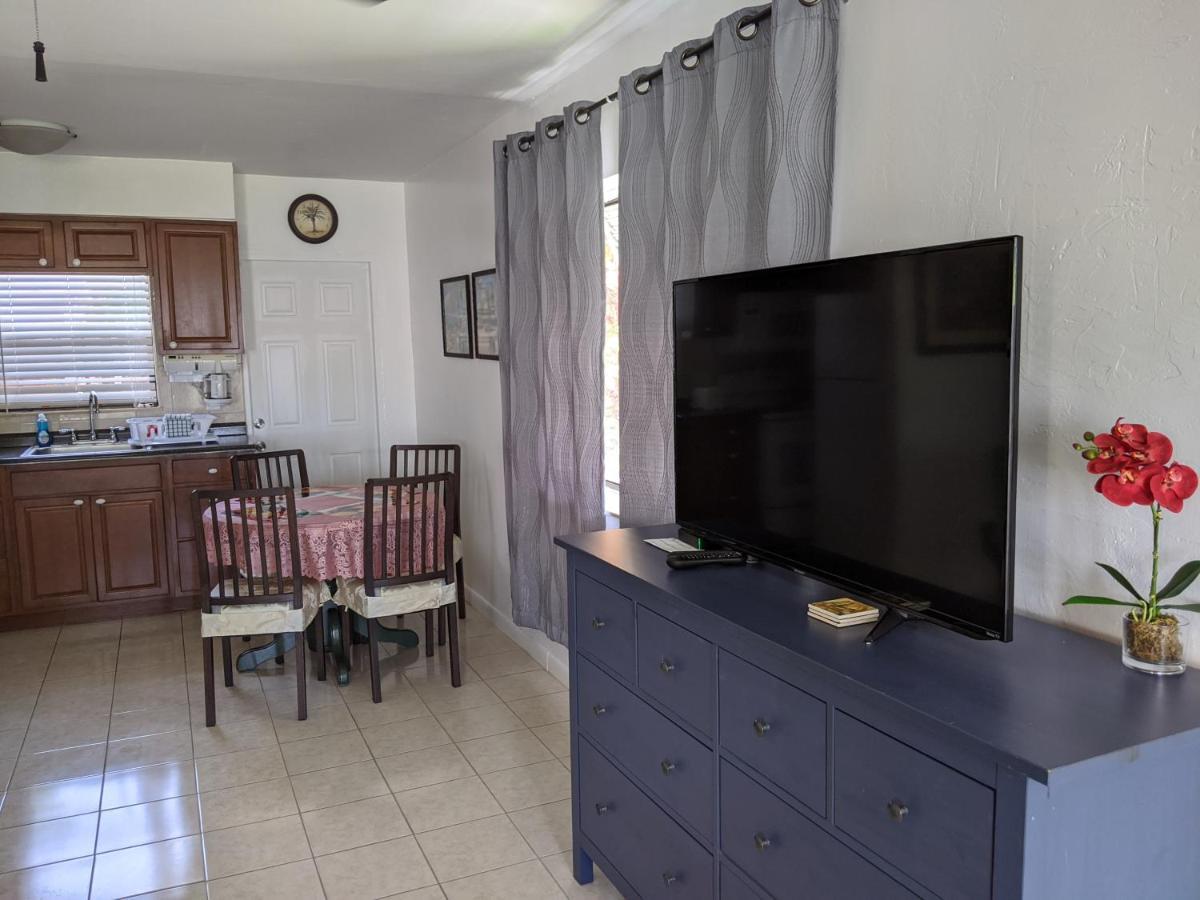 Breakaway Inn Guest House Lauderdale-by-the-Sea ภายนอก รูปภาพ
