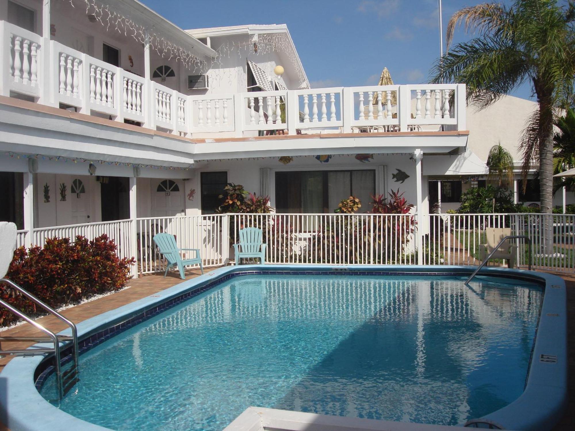 Breakaway Inn Guest House Lauderdale-by-the-Sea ภายนอก รูปภาพ