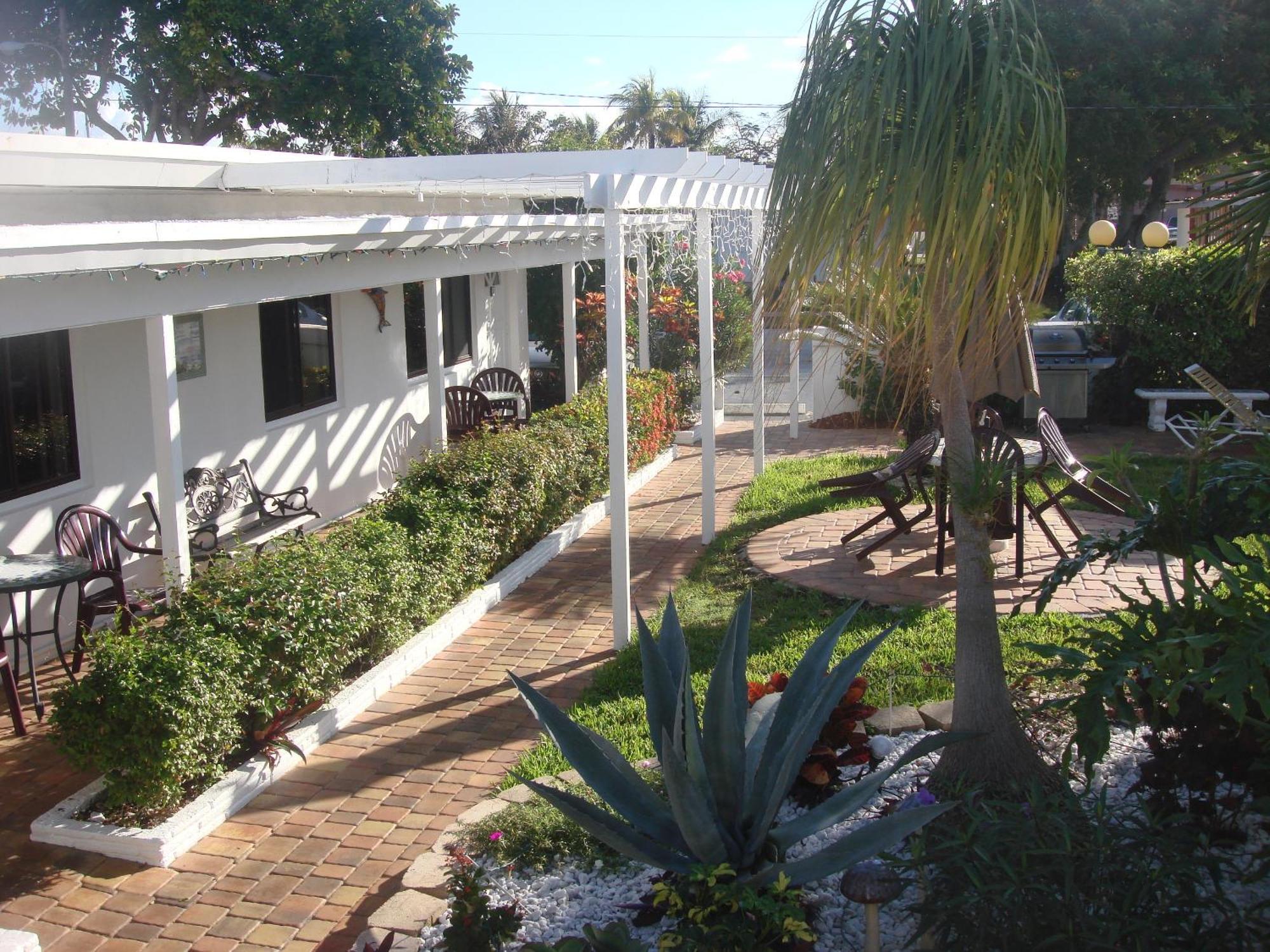 Breakaway Inn Guest House Lauderdale-by-the-Sea ภายนอก รูปภาพ