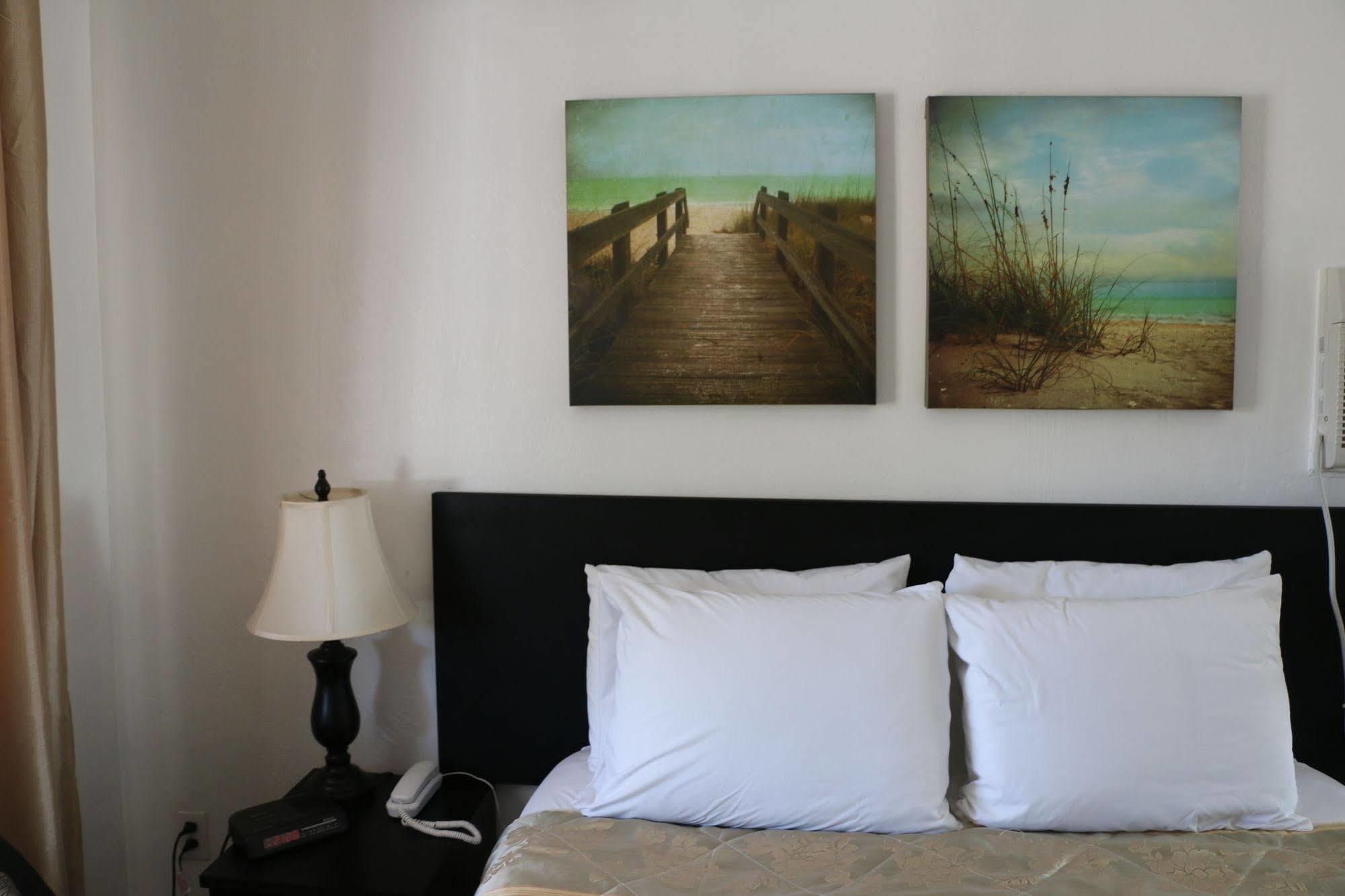 Breakaway Inn Guest House Lauderdale-by-the-Sea ภายนอก รูปภาพ