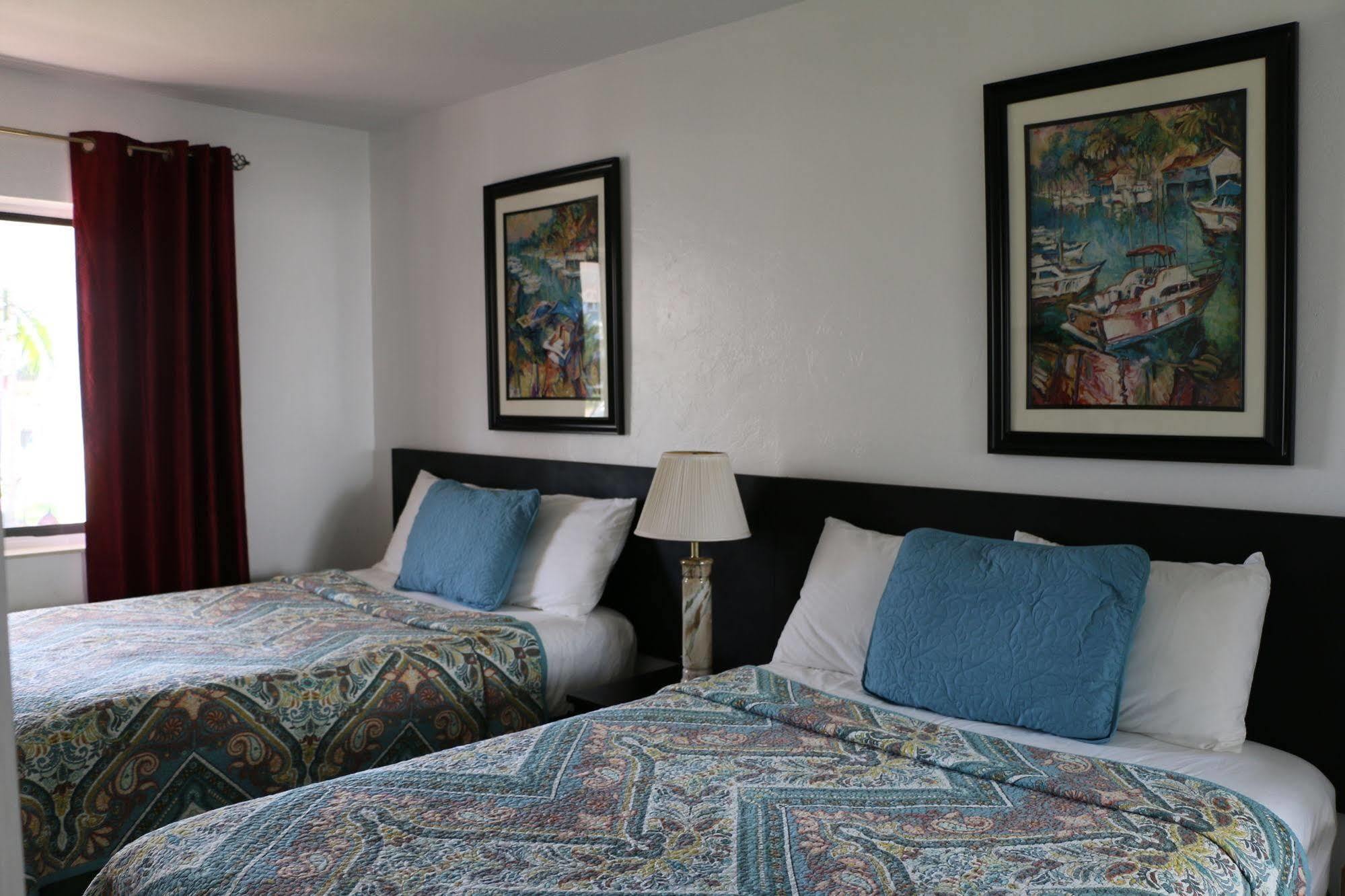 Breakaway Inn Guest House Lauderdale-by-the-Sea ภายนอก รูปภาพ